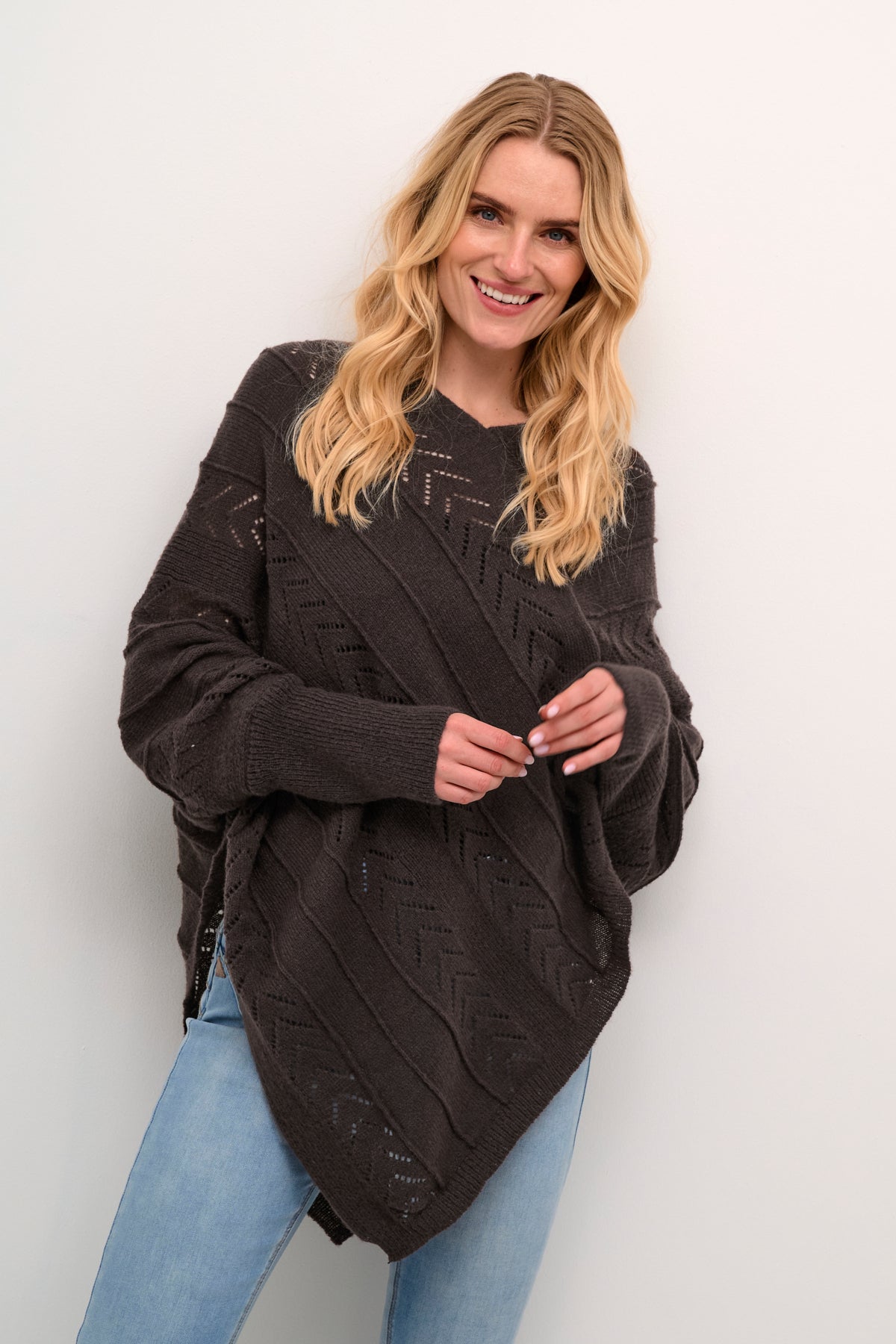 Cream HOLIDAY Knitted Poncho - Chocolate Plum